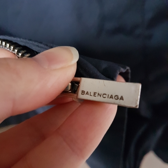 BALENCIAGA light weight jacket. M/L - Picture 4 of 8